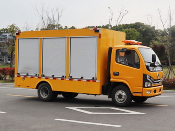 東風(fēng)多利卡救險(xiǎn)車(chē)